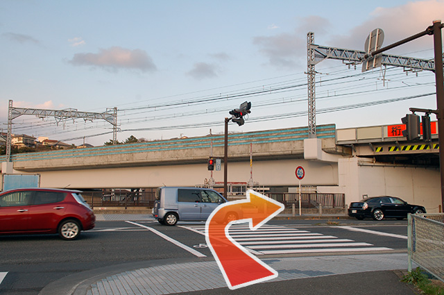 「JR久里浜駅前」信号を渡る